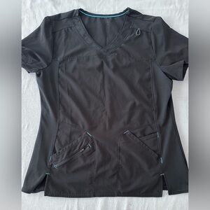 Women’s Black V-Neck Scrub Top with Multiple‎ Pockets